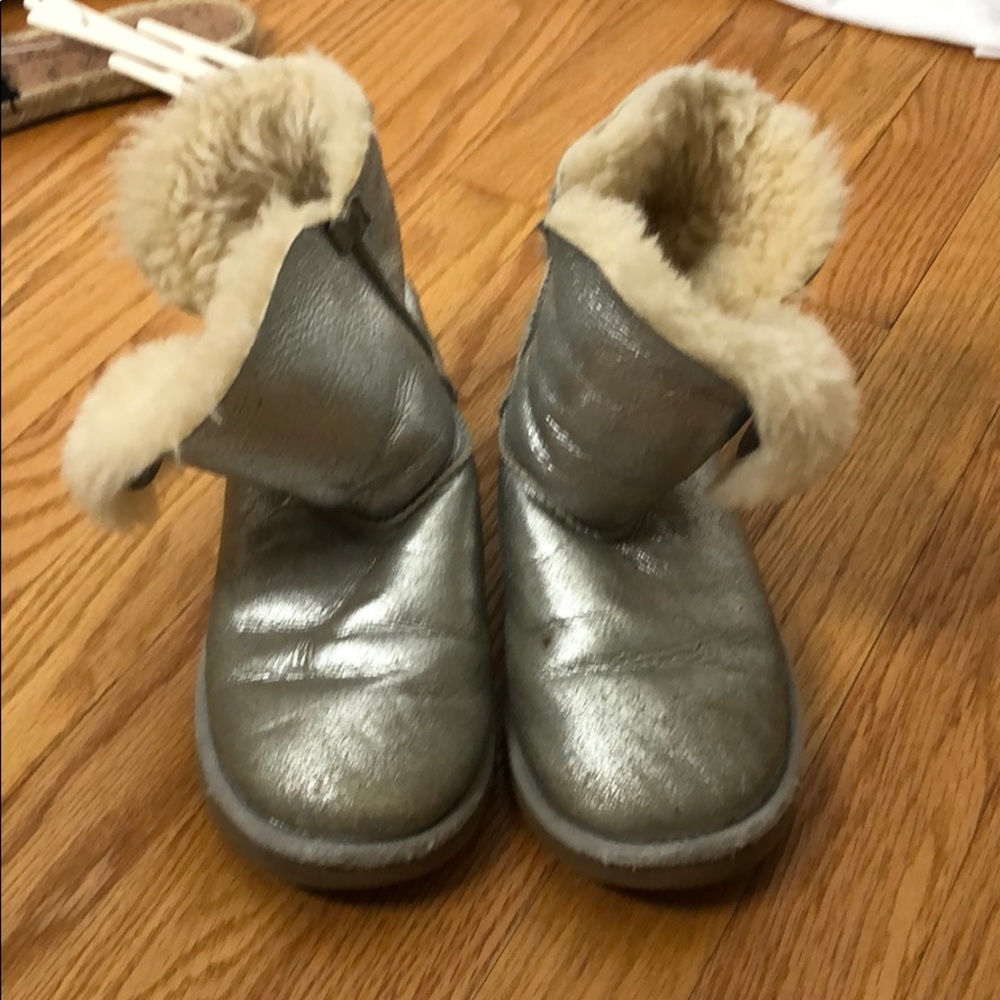 Girls silver button uggs - used condition